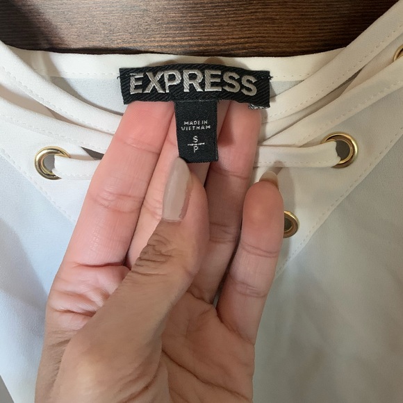 Express Ruffle off shoulder top - Picture 4 of 6